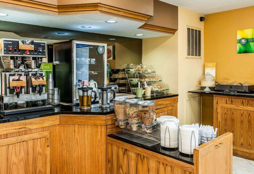 فندق Quality Inn & Suites Shelbyville I 74
