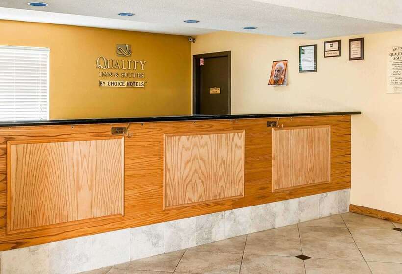 فندق Quality Inn & Suites Shelbyville I 74