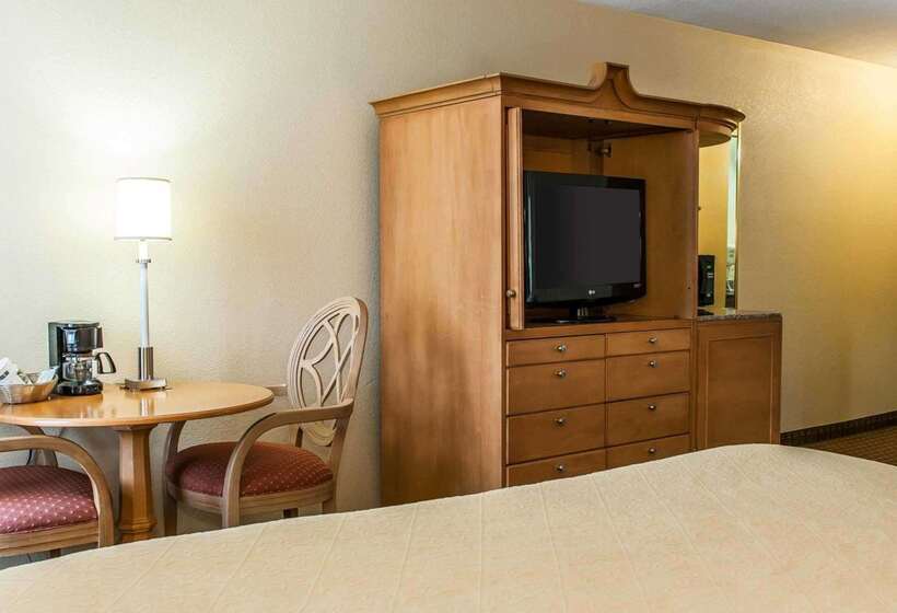 فندق Quality Inn & Suites Shelbyville I 74