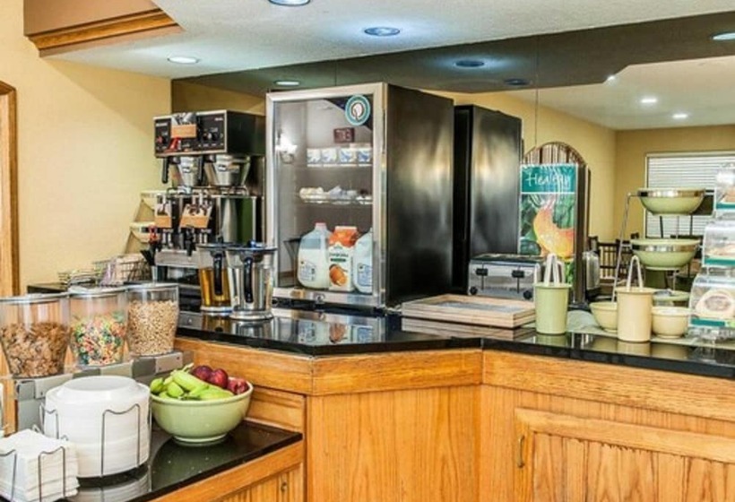 فندق Quality Inn & Suites Shelbyville I 74