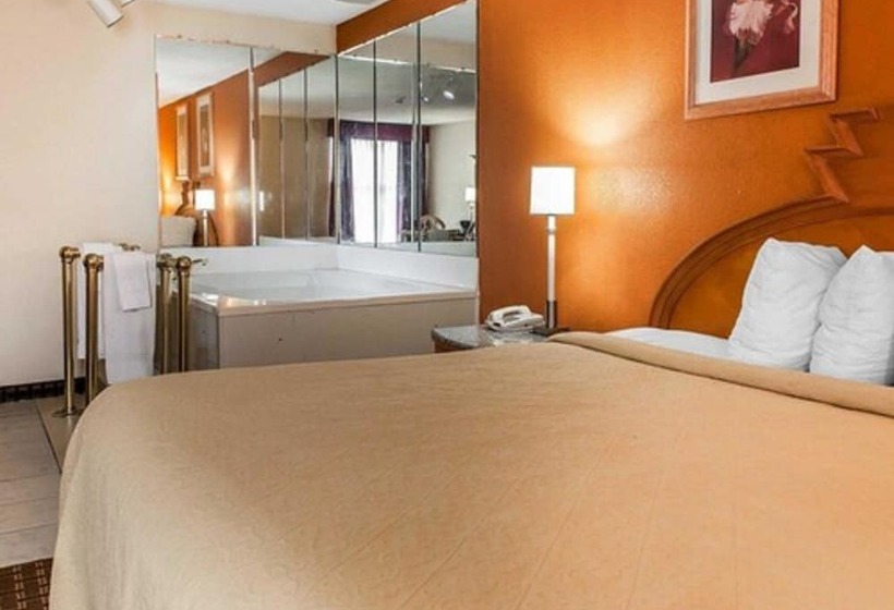 فندق Quality Inn & Suites Shelbyville I 74