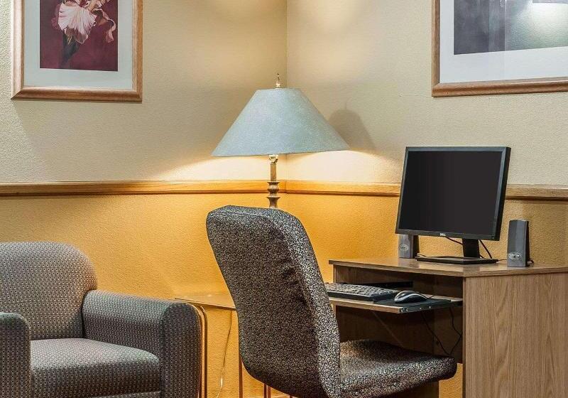 فندق Quality Inn & Suites Shelbyville I 74