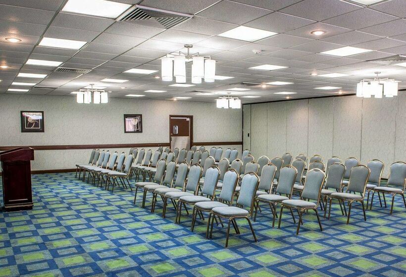 호텔 Quality Inn Terre Haute University Area