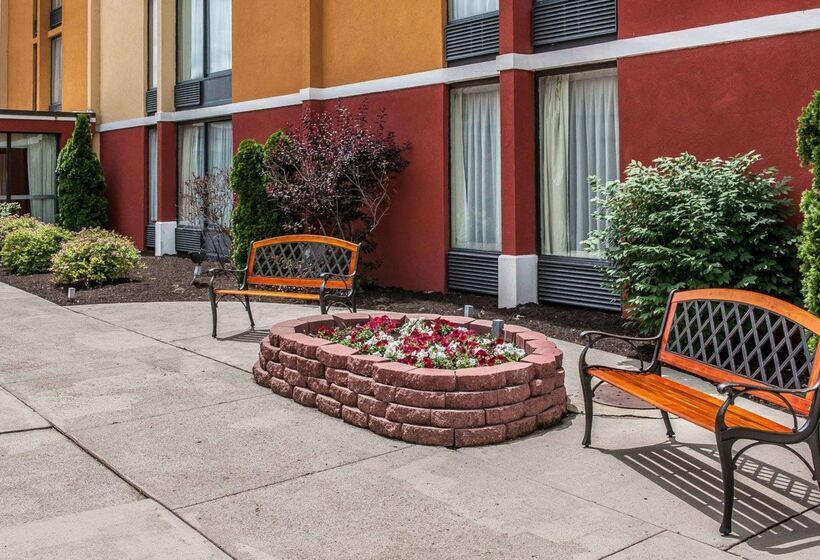 호텔 Quality Inn Terre Haute University Area