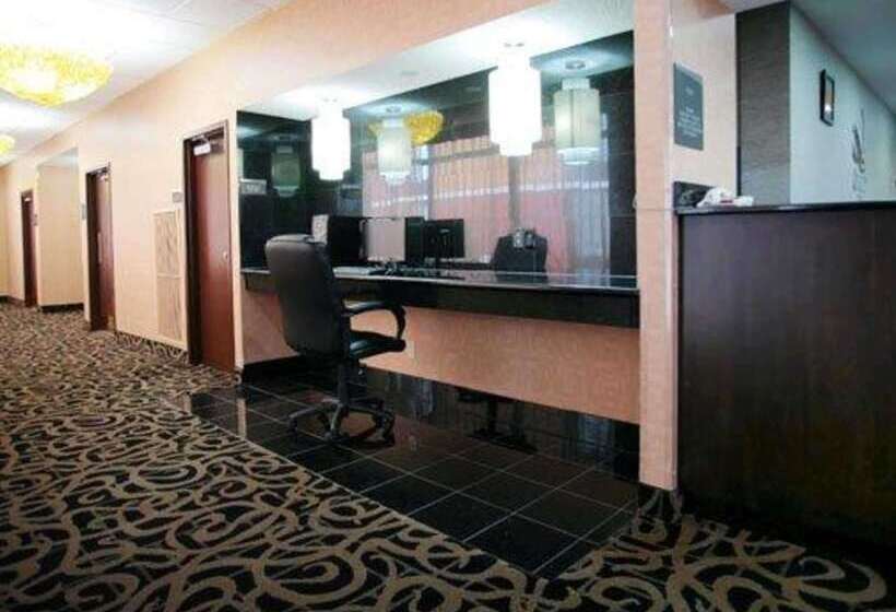 호텔 Quality Inn Terre Haute University Area