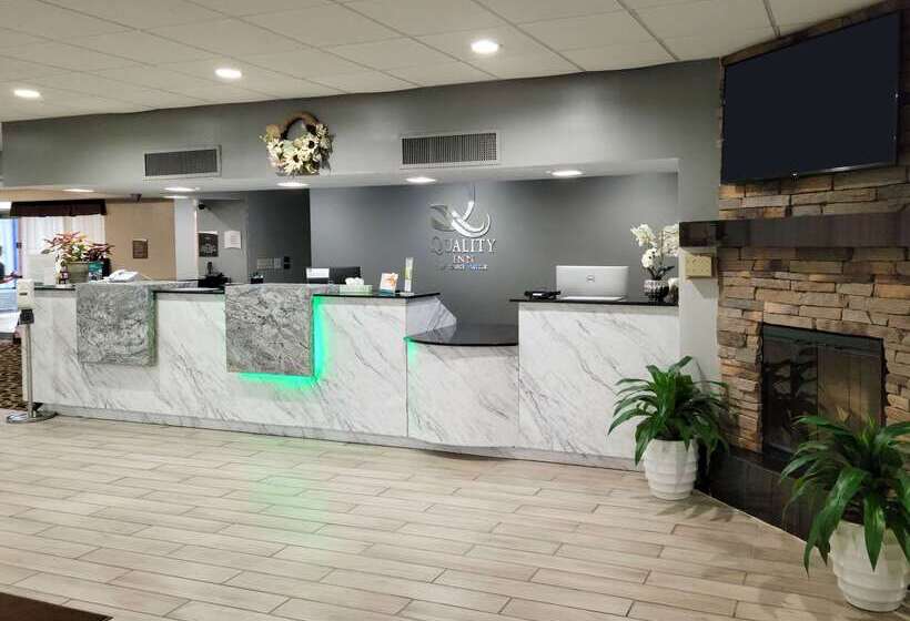 호텔 Quality Inn Terre Haute University Area