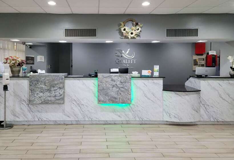 호텔 Quality Inn Terre Haute University Area