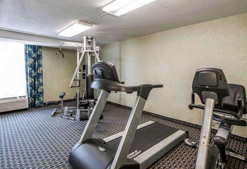 호텔 Quality Inn Terre Haute University Area