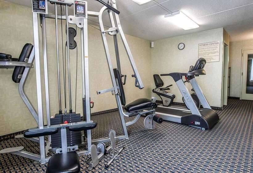 호텔 Quality Inn Terre Haute University Area