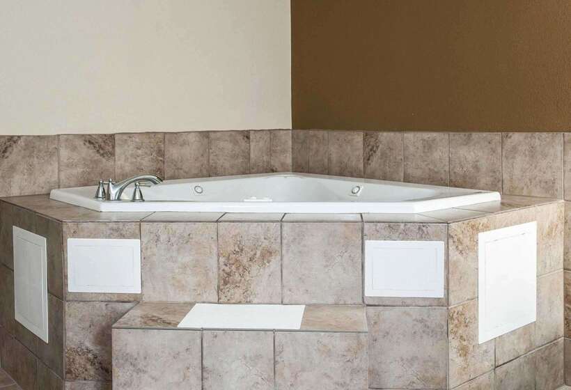 호텔 Quality Inn Terre Haute University Area