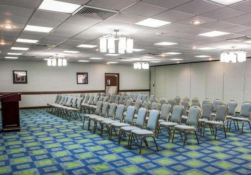 호텔 Quality Inn Terre Haute University Area