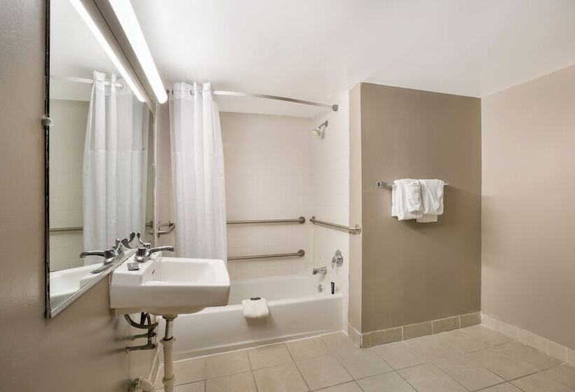 فندق Red Carpet Inn Edison