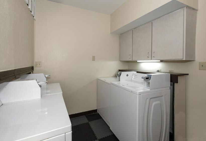 فندق Red Roof Inn & Suites Jacksonville, Nc