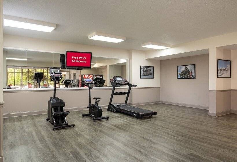 فندق Red Roof Inn & Suites Jacksonville, Nc