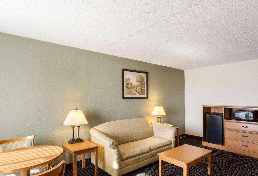 בית מלון כפרי Sunrise Inn & Suites New Orleans