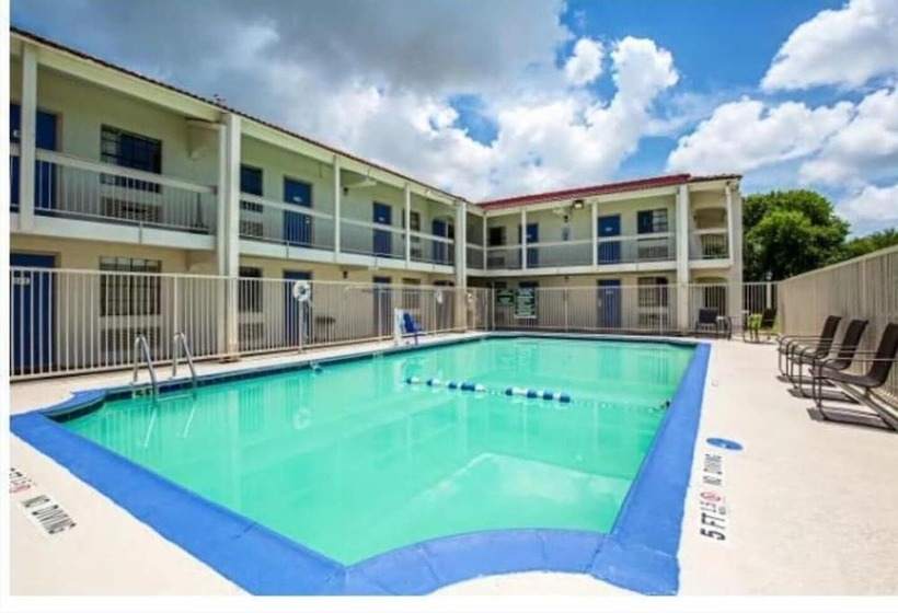 בית מלון כפרי Scottish Inns And Suites Texas City, Tx