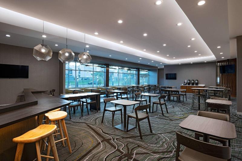 בית מלון כפרי Springhill Suites Waco