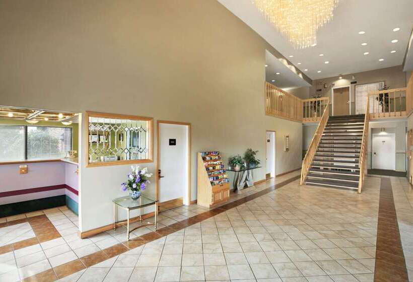 فندق Super 8 By Wyndham Columbia City