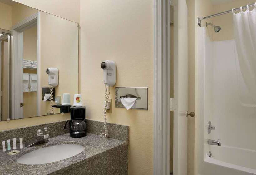 فندق Super 8 By Wyndham Columbia City