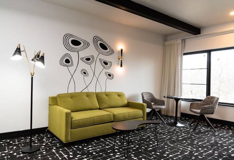 ホテル The Earl In Charlevoix