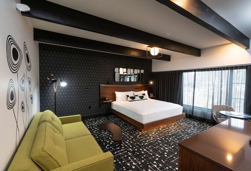 ホテル The Earl In Charlevoix