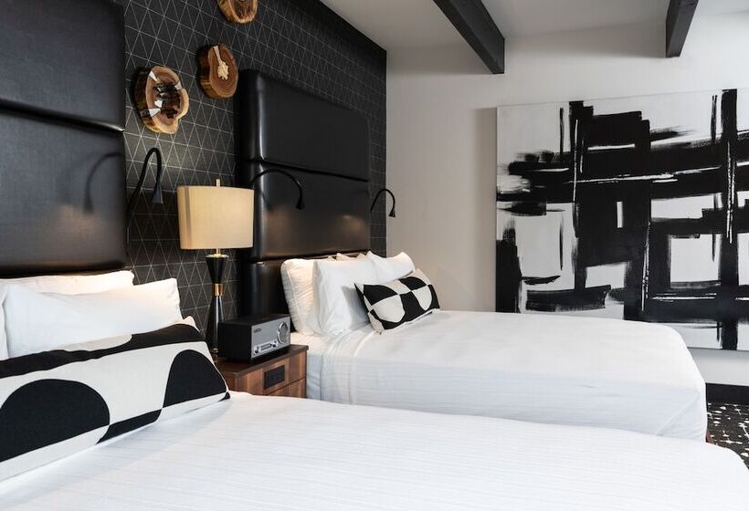 ホテル The Earl In Charlevoix