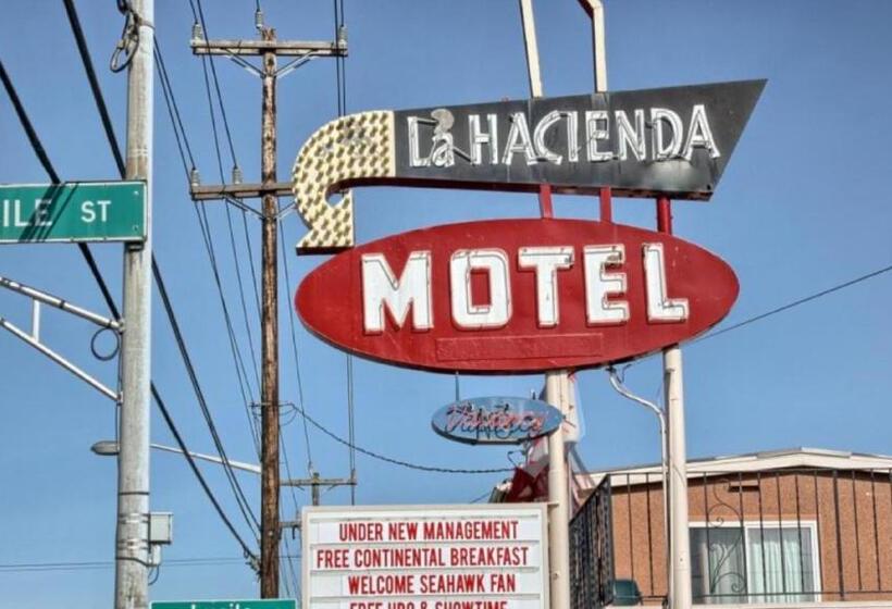 La Hacienda Motel
