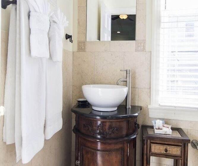 La Reserve Bed And Breakfast