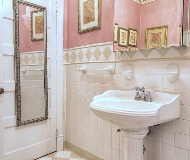 La Reserve Bed And Breakfast