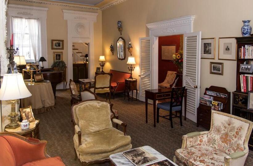 La Reserve Bed And Breakfast