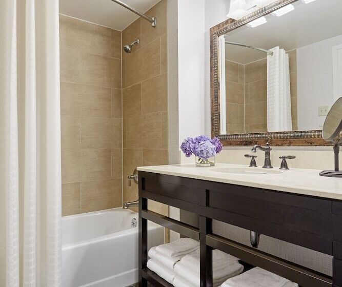 Lansdowne Resort And Spa