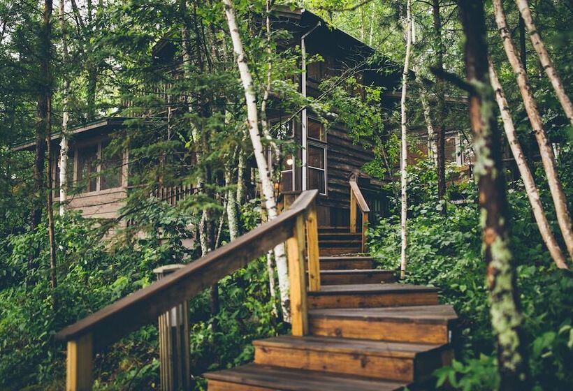 Ludlow's Island Resort