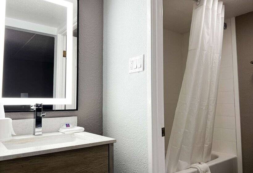 Motel 6 Hazelwood, Mo