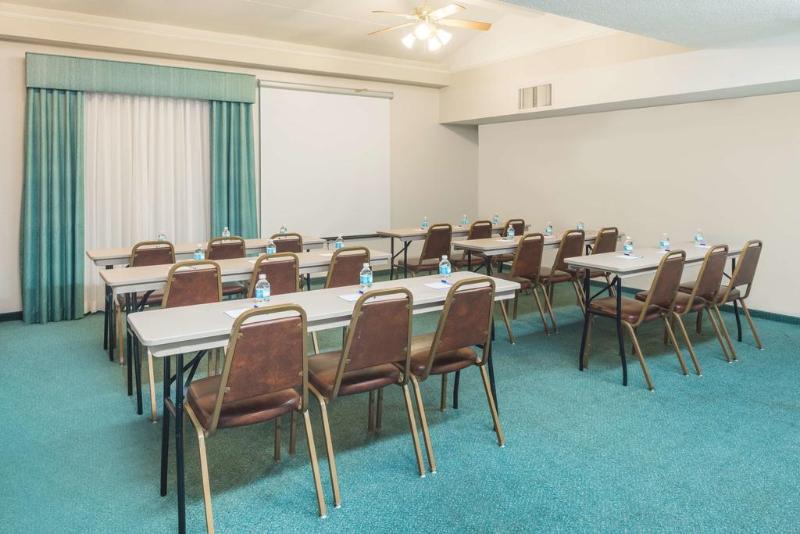 Motel 6 Hazelwood, Mo