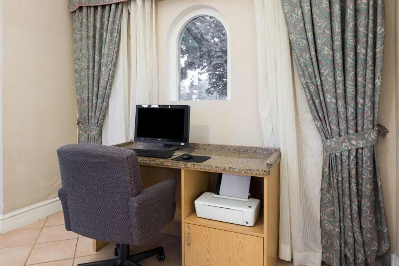 Motel 6 Hazelwood, Mo