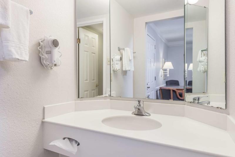 Motel 6 Hazelwood, Mo