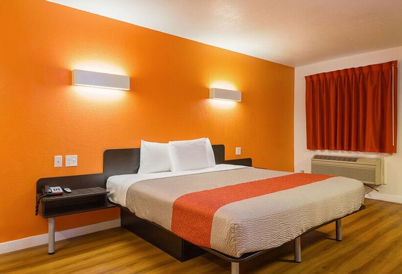 Motel 6garland, Tx  Northeast Dallas