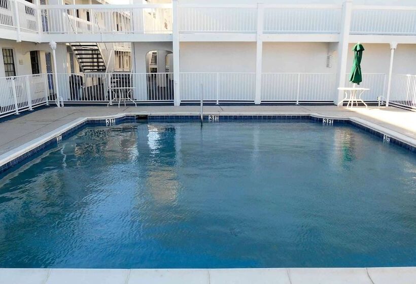 Motel 6garland, Tx  Northeast Dallas