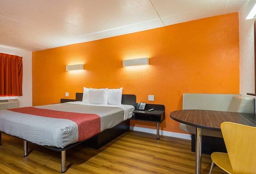 Motel 6garland, Tx  Northeast Dallas