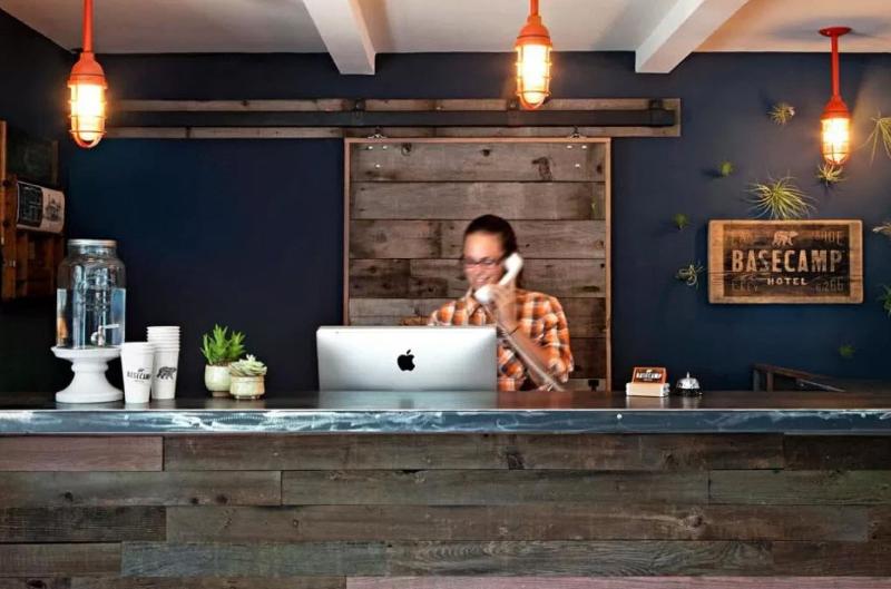 فندق على الطريق Basecamp Tahoe City