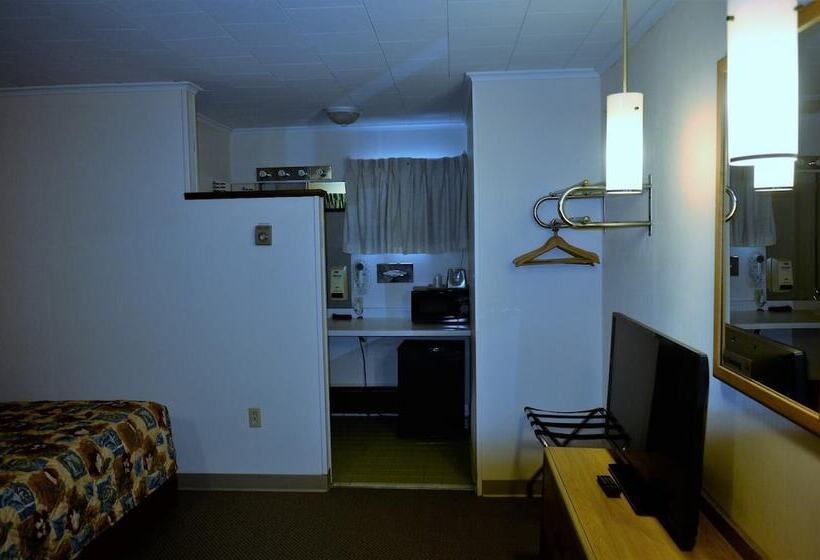 מוטל Budget Host Inn Iron Mountain