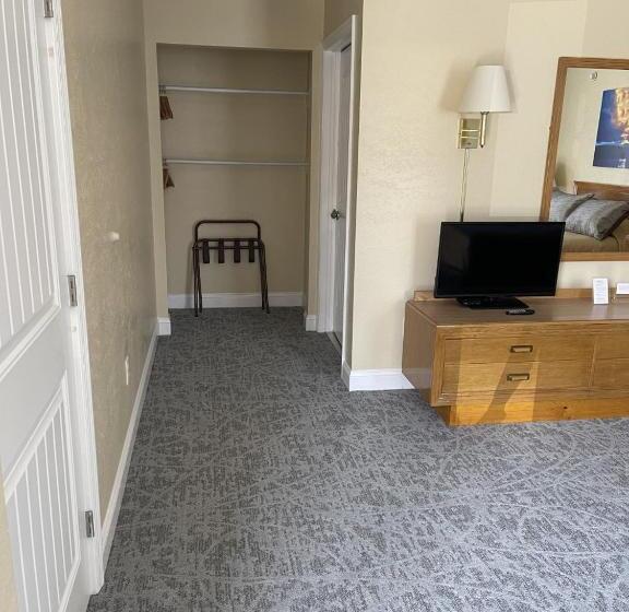 汽车旅馆 Lake Front