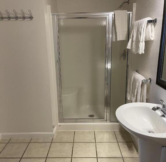 汽车旅馆 Lake Front