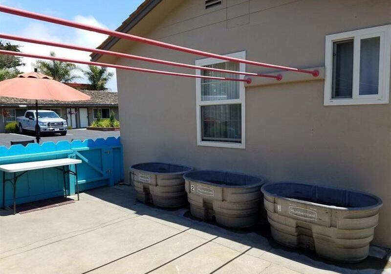 モーテル Lone Oak Lodge