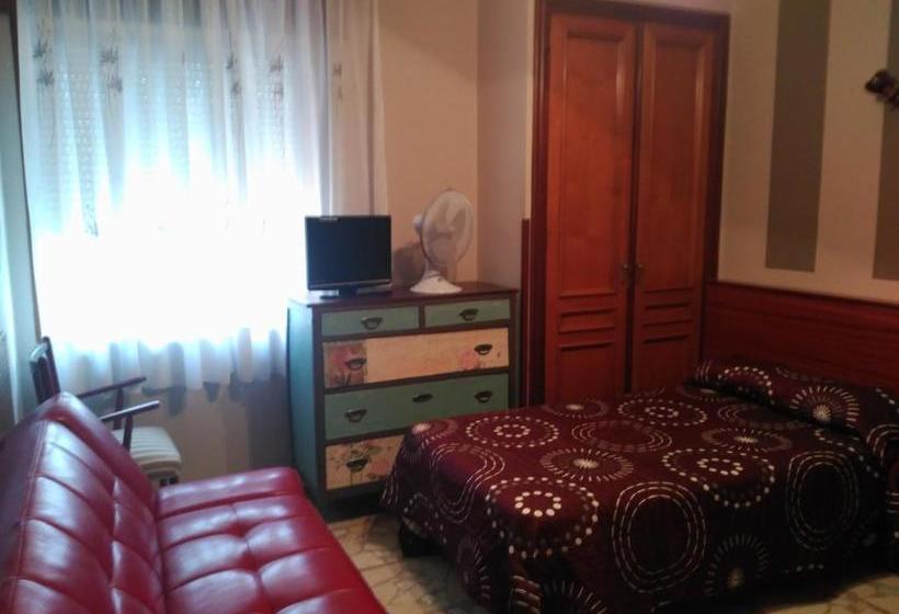 فندق Hostal Restaurante Milan Ii