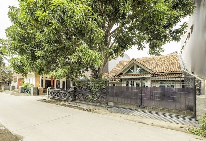 酒店 Oyo 2227 Raka Residence Syariah