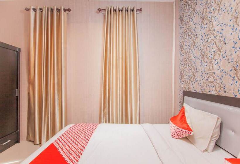 ホテル Oyo 2310 Residence 68