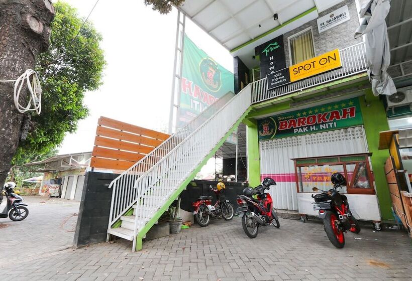 酒店 Spot On 2332 D Green Rest & Spa   Hostel