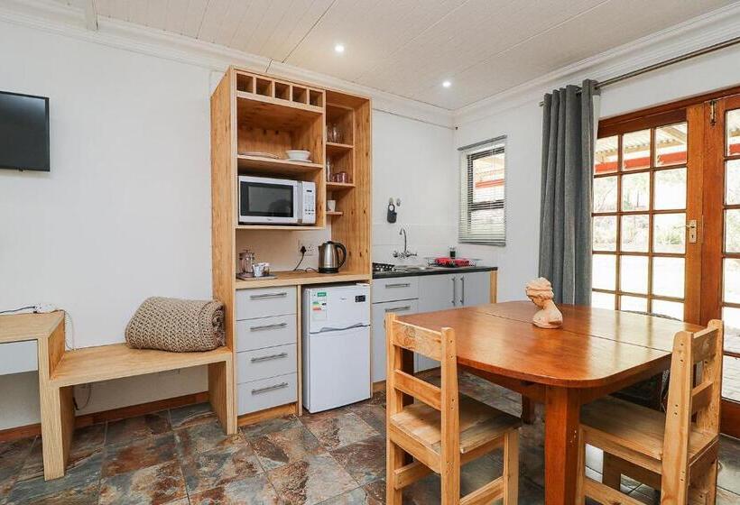 مبيت وإفطار Swallows Nest