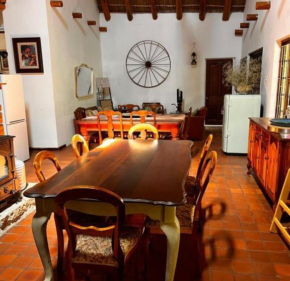 مبيت وإفطار Swallows Nest